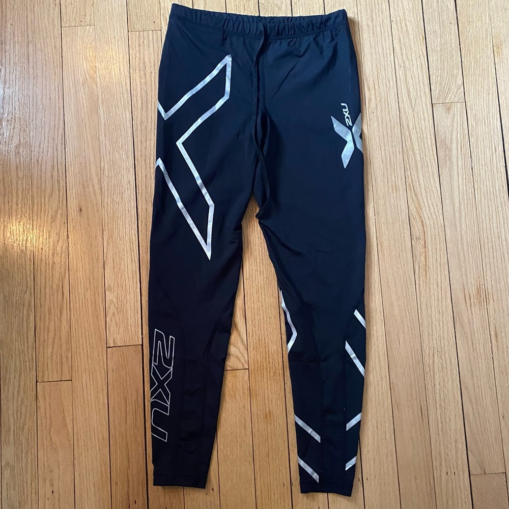 2XU Black Leggings with Silver Reflective Accents